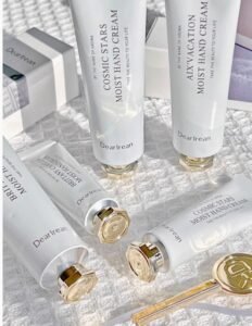 Hand Cream Deeply hydrate and provide long - lasting moisture to care for the hand skin.address issues such as dryness and flaking of the hands, making them soft